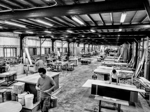 Alain 楊建章 - 每一件家具都是經驗豐富的老師傅精心製作而成