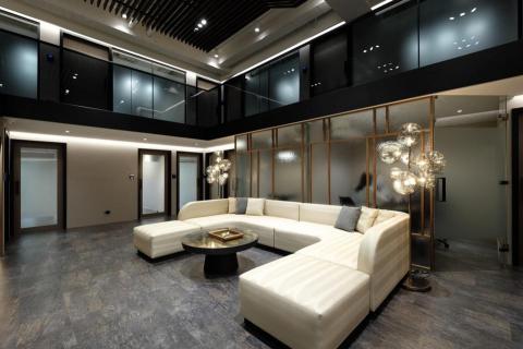 Alain 楊建章 - 任何進口款式家具均能為您訂製