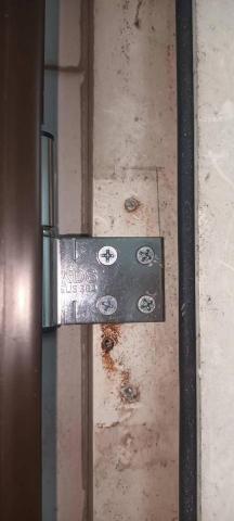 劉淼鑫 - 廁所門準備安裝中