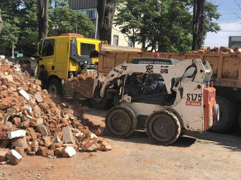 兆合發工程 - ?建築物拆除、廠房拆除、室內拆除?
✔️一般廢棄物✔️一般事業廢棄物
✔️營建混合廢棄物/剩餘土石方
#證明 #清運 #土石方運輸

FB專頁：兆合發工程
官方LINE : 兆合發工程

#兆合發科技有限公司
#拆除工程 #廢棄物清運 #室內拆除
#基礎開挖 #賸於土石方處理 #合法證明