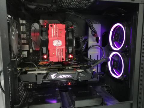 皇雨 - 原CPU的溫度在70度左右,經過清潔及整理後,溫度已降至40度