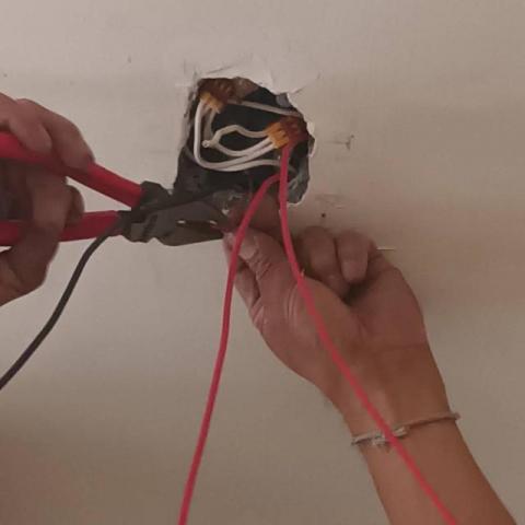 劉淼鑫 - 電線連接