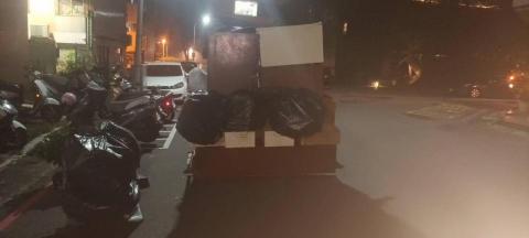 劉淼鑫 - 廢棄物清運