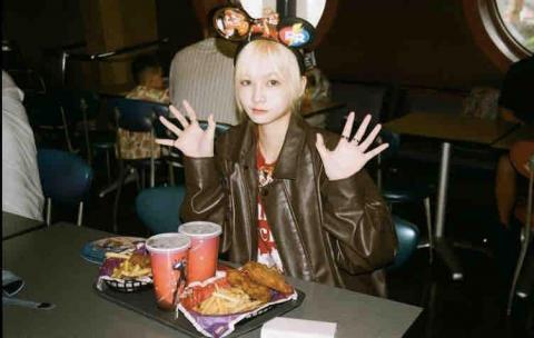 施天心 - 個人出遊正面照