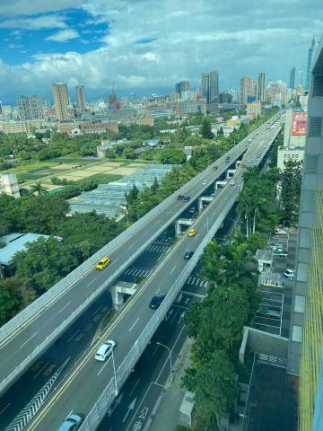 麥斯接送服務（coach max) - 基隆高架一路順暢～