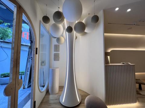 藝響構築室內裝修設計有限公司 - 店面櫥窗造型設計、FRP特殊造型材質、曲面造型概念