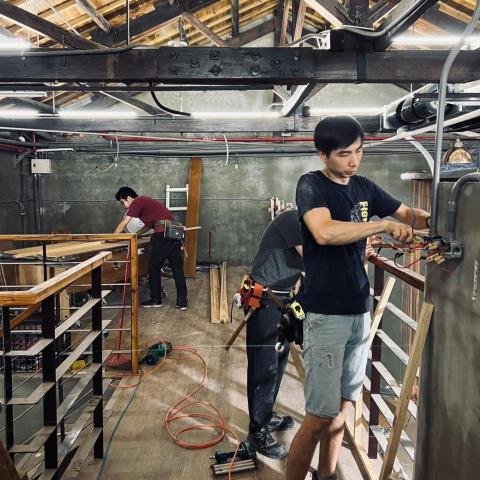 什木工地有限公司 - 歷史建築.貝殼放大總部辦公室 -- 
整建工程、隔間、造型牆、櫃體施工、歷史屋頂修繕、冷氣隔音包覆、總工程監造