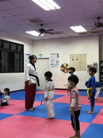 黃佩琳 - 品勢教學及基本功