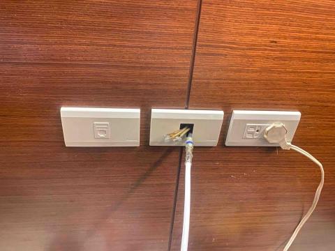 陳又健/翔奕水電企業社 - 電視牆插座更換