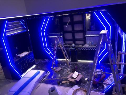 鄭銘峯 - 酒吧吧台LED燈條16段變色安裝