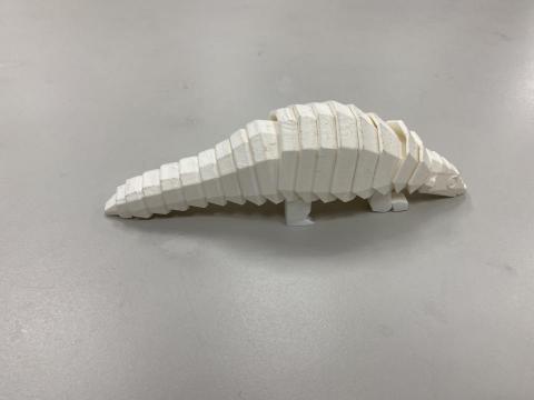 阿強匠心工作室 - 這是一隻栩栩如生的3D列印穿山甲,精細地刻畫了每片鱗片和肢體紋理的立體感。圓潤可愛的軀幹充滿趣味性,精巧的皮膚紋路引人入勝。這全賴我對穿山甲生理構造的精确了解,以及利用3D列印技術調整材質細節的能力。我運用最先進的高精度3D列印設備打造觸感,再配合獨特的材質調校方案,使之栩栩如生。如果有客製化製作出獨特的個性化3D列印作品請聯繫我。