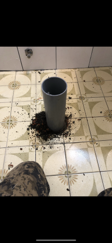 東叡水電 - 馬桶漏水敲起重新套管作業