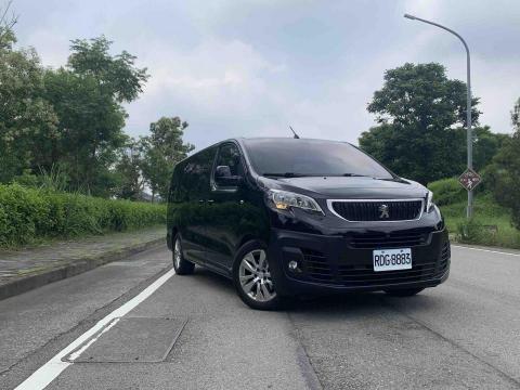 ichito機場接送包車旅遊 - 法系Peugeot寶獅九人座