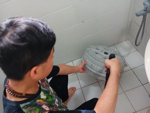 洗樂洗淨 --- 楊志祥 - 清洗內桶底座 洗樂洗淨 --- 楊志祥 - 清洗內桶底座