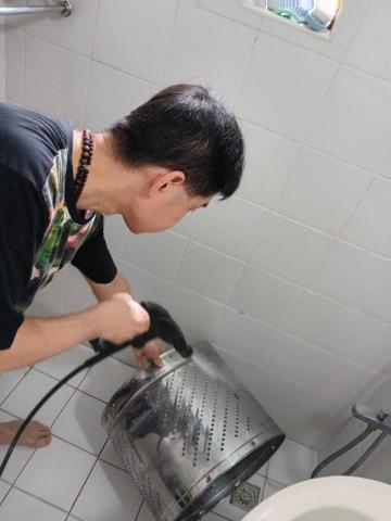 洗樂洗淨 --- 楊志祥 - 清洗內桶 洗樂洗淨 --- 楊志祥 - 清洗內桶