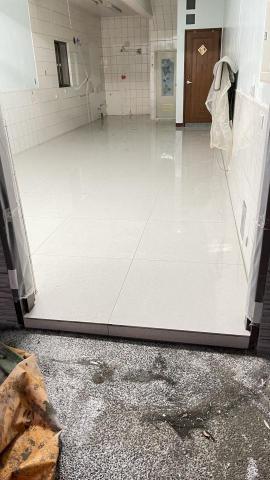 翁翊晟 - 冠軍磁磚80*80cm地磚鋪設