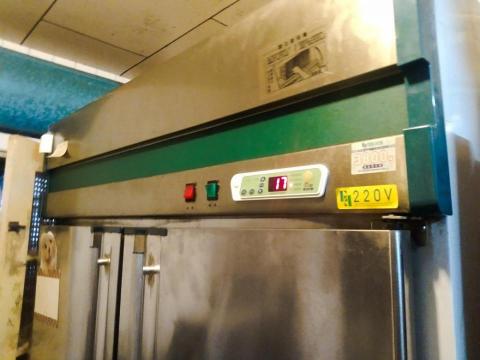 阿鴻冷氣電器工程行 - 營業用冰箱維修