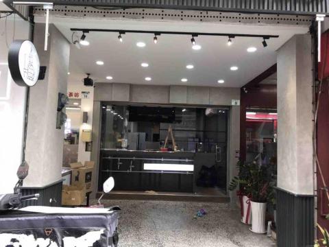 永平塗裝設計 - 高雄市武廟知名連鎖手搖 金茶伍 司曼特特殊塗料處理  永平塗裝設計 - 高雄市武廟知名連鎖手搖 金茶伍 司曼特特殊塗料處理