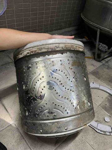 洗淨職人-小宇冷氣、洗衣機清洗 - 外桶髒污