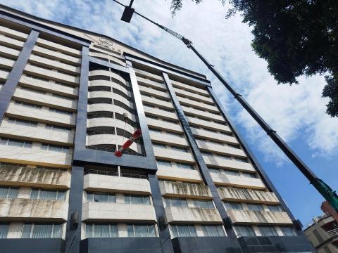 越洋工程行 - 大型機具高空作業