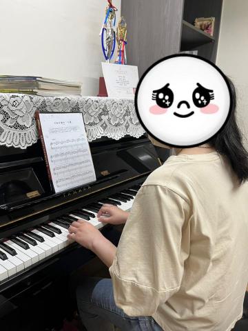 Joanne 鋼琴🎹 - 成人學習,平時工作忙碌,想仍找一個興趣及抒壓管道,從0基礎開始,到目前可以視譜彈奏喜歡的歌曲