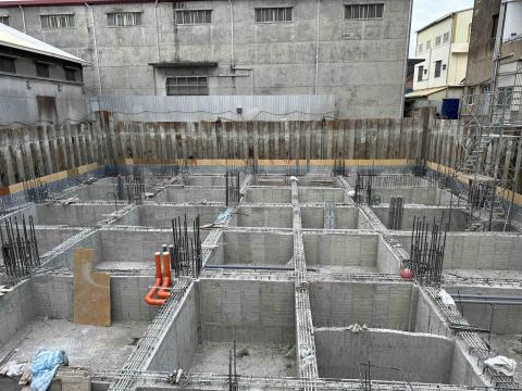 張皓喆 - 筏基穿樑套管施工