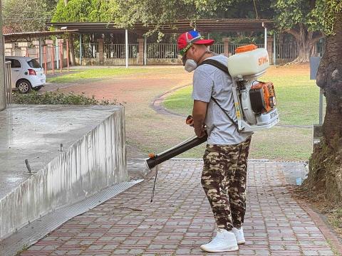 佳堡環衛企業社 - 校園病媒蚊、黑螞蟻防治及滅菌