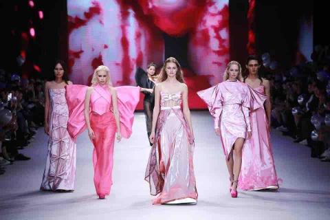 零企藝術有限公司/台灣音樂世紀樂團 - 高端小提琴演奏 V.S. 時裝秀 零企藝術有限公司/台灣音樂世紀樂團 - 高端小提琴演奏 V.S. 時裝秀