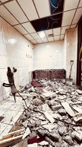 來搞破壞的 - 浴室翻新/項目：打石拆除