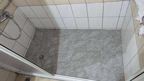 蕭小姐 - 乾溼分離磁磚