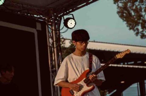 提供蔡侑霖ptt服務的專家吳冠霖