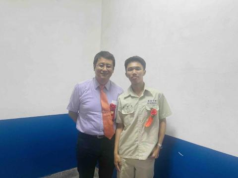 廖偉程 - 建國中學畢業