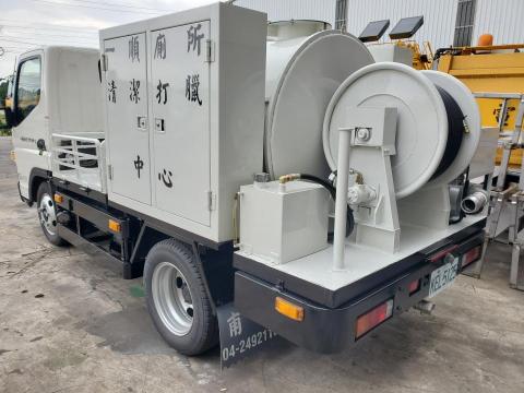 上佑妮事業有限公司 - 本公司自有高壓水車