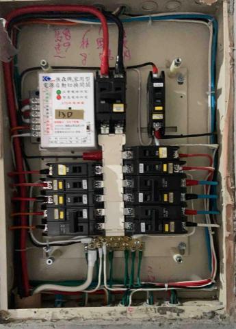 賴金鴻 - 新建大樓 電斷路器電線安裝定位