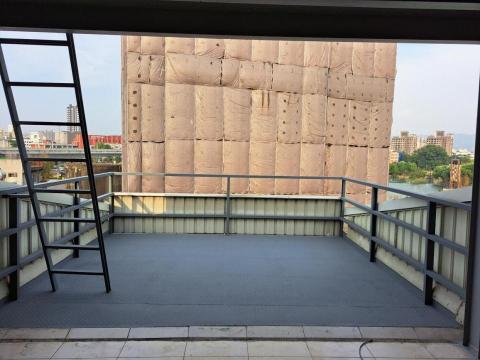 巨昌工程行 - 頂樓平台、欄杆油漆保護