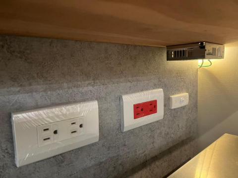 朱慶豪 - 插座安裝