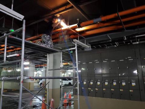 上佑妮事業有限公司 - 高壓水刀清洗吊管