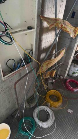 賴金鴻 - 新建大樓 拉電線到開關箱