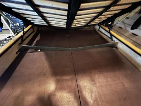 李樂咖 - 床底板橫桿斷裂