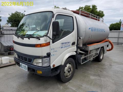 上佑妮事業有限公司 - 本公司自有水肥車