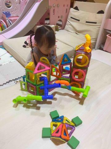 寶貝愛學 - 運用低結構性素材引導幼兒發揮想像力及建立空間概念