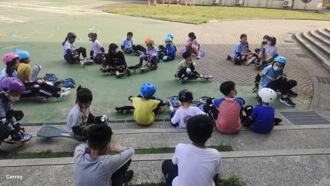 爆米花直排輪工作室 - 龍山國小蛇板教練