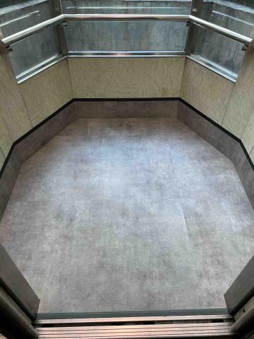 聖辰地板設計(塑膠地板代工達人賴桑) - 電梯重新貼~清水磨塑膠地板 聖辰地板設計(塑膠地板代工達人賴桑) - 電梯重新貼~清水磨塑膠地板