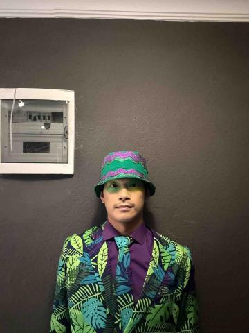 伊藤先生街舞 - 表演前確認服裝、妝容