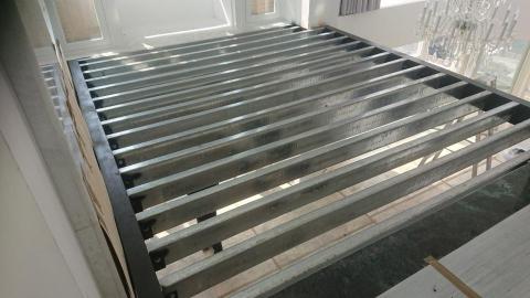 承發工程 - 半樓鋼骨隔層
