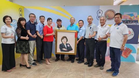 林容德 藝術家 - 贈送 嘉義市長 黃敏惠 個人畫像
