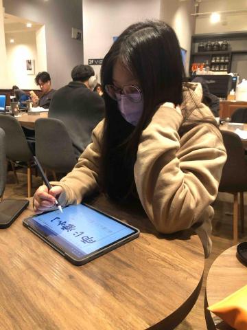 HARUKA - 跟學生練習慣用句相關用法