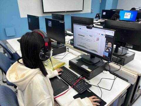 李姵穎 - 數位學伴上課相片