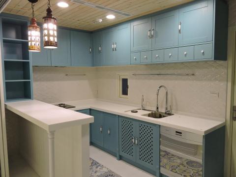 登宇空間規劃工程有限公司 - 新屋裝潢:廚房系統櫃設計裝修 登宇空間規劃工程有限公司 - 新屋裝潢:廚房系統櫃設計裝修