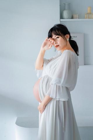 廖士弦 - 孕婦照